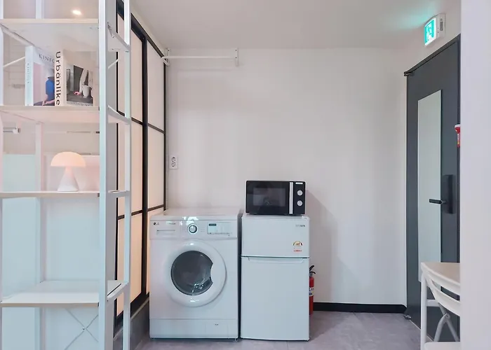 The Nearby Yeouido Homestay