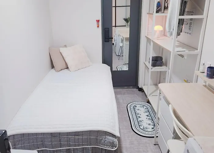 The Nearby Yeouido Homestay *